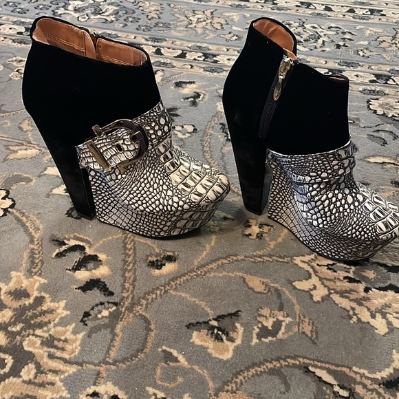 Christian Soriano platform snake booties - Picture 3 of 15